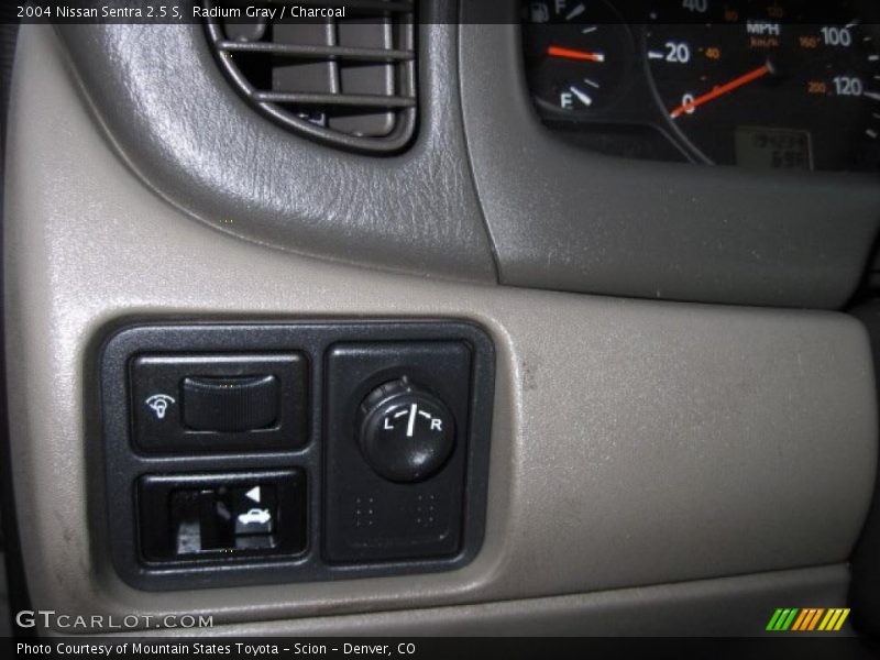 Radium Gray / Charcoal 2004 Nissan Sentra 2.5 S