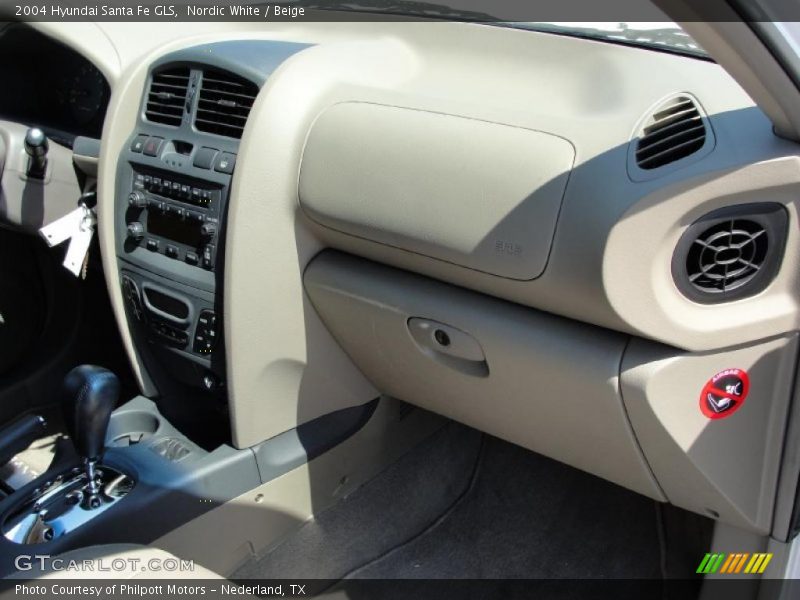 Nordic White / Beige 2004 Hyundai Santa Fe GLS