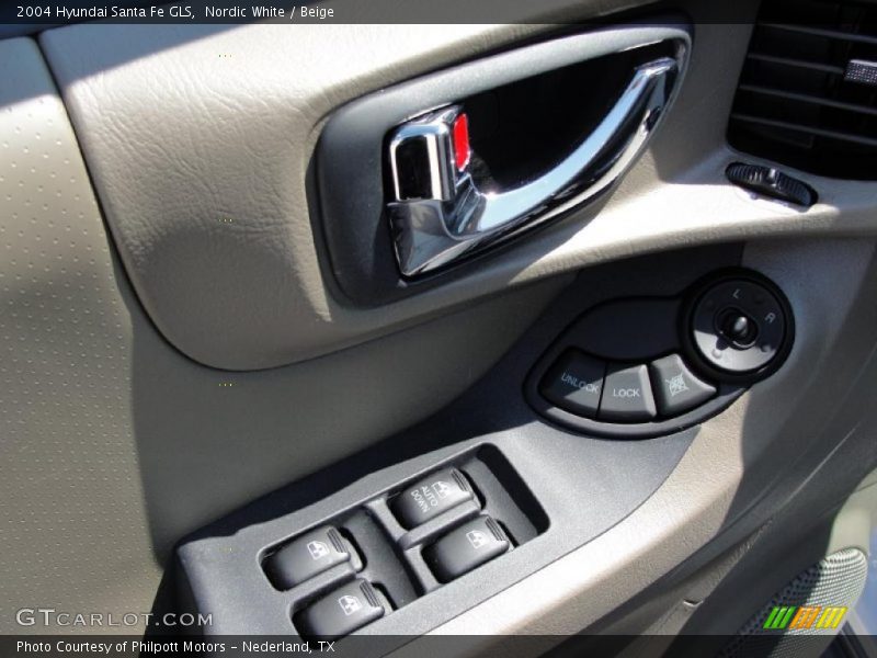 Nordic White / Beige 2004 Hyundai Santa Fe GLS