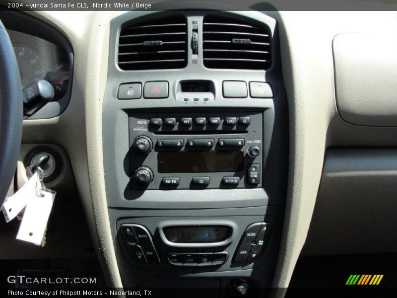 Nordic White / Beige 2004 Hyundai Santa Fe GLS