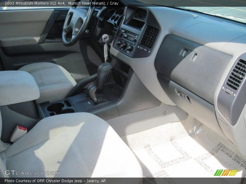 Munich Silver Metallic / Gray 2003 Mitsubishi Montero XLS 4x4