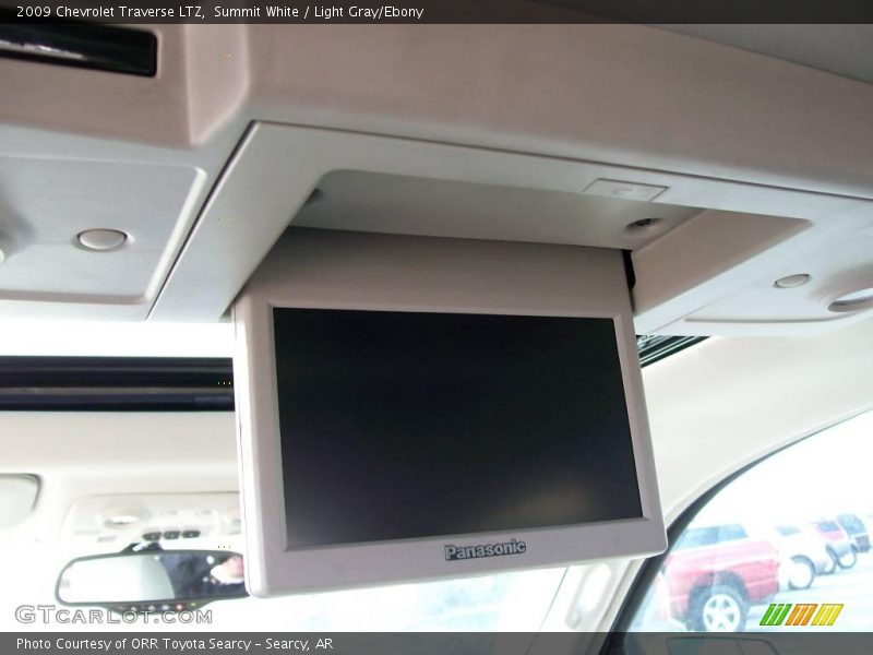Summit White / Light Gray/Ebony 2009 Chevrolet Traverse LTZ