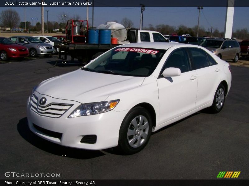 Super White / Ash Gray 2010 Toyota Camry LE