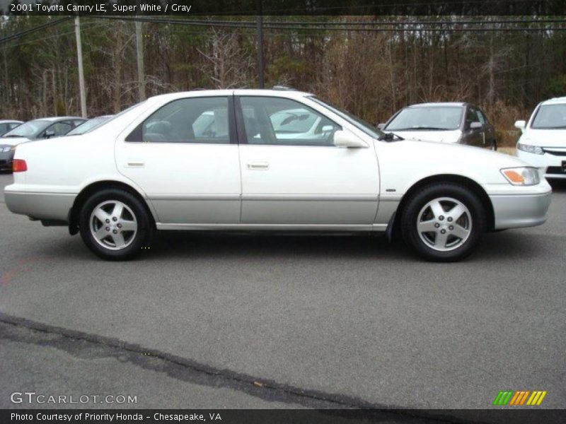 Super White / Gray 2001 Toyota Camry LE