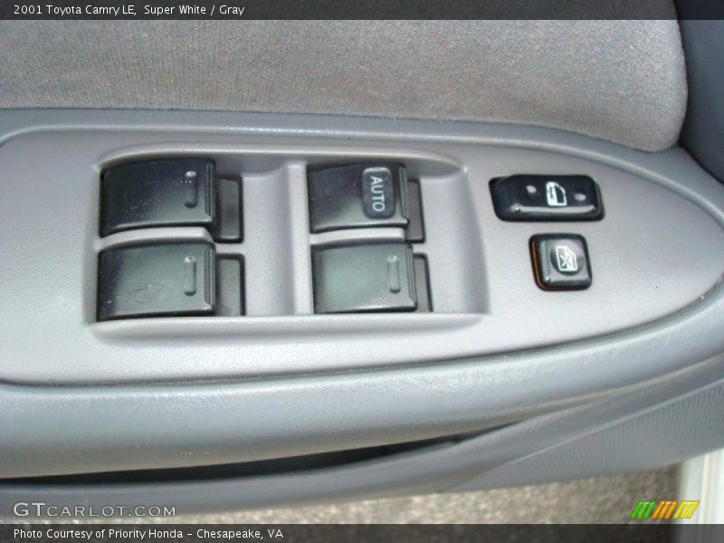 Super White / Gray 2001 Toyota Camry LE