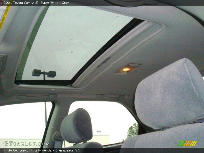 Super White / Gray 2001 Toyota Camry LE