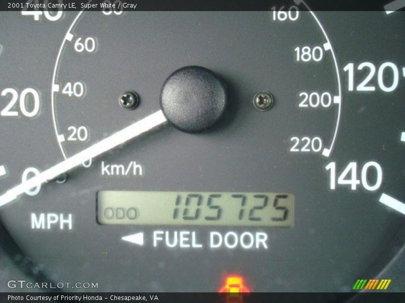 Super White / Gray 2001 Toyota Camry LE
