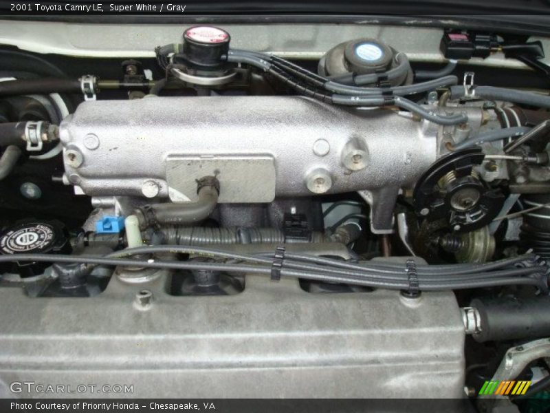 Super White / Gray 2001 Toyota Camry LE