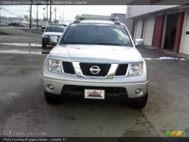 Radiant Silver / Graphite 2008 Nissan Frontier LE Crew Cab