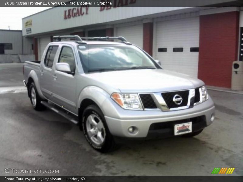 Radiant Silver / Graphite 2008 Nissan Frontier LE Crew Cab