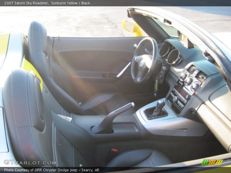 Sunburst Yellow / Black 2007 Saturn Sky Roadster