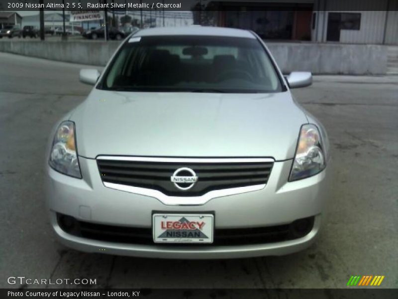 Radiant Silver Metallic / Charcoal 2009 Nissan Altima 2.5 S