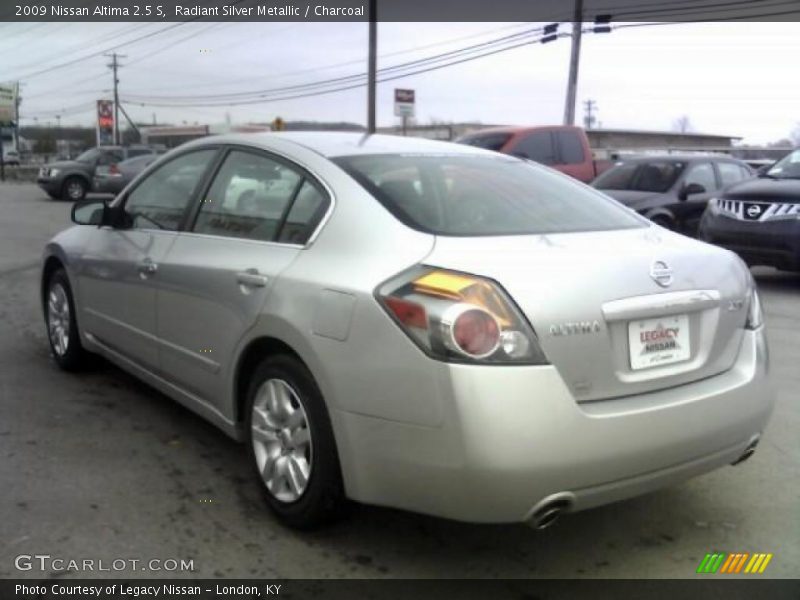 Radiant Silver Metallic / Charcoal 2009 Nissan Altima 2.5 S