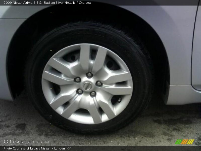 Radiant Silver Metallic / Charcoal 2009 Nissan Altima 2.5 S