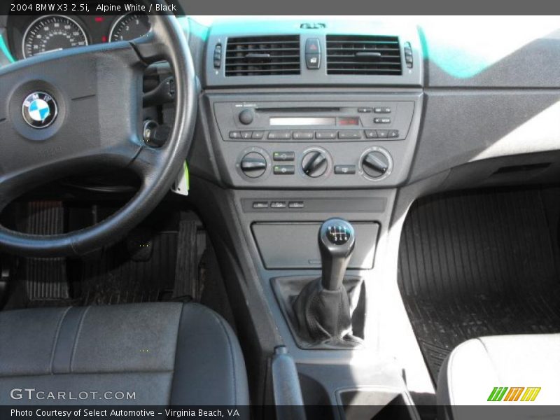 Alpine White / Black 2004 BMW X3 2.5i