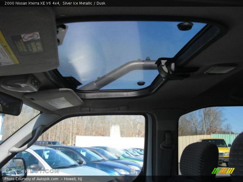 Silver Ice Metallic / Dusk 2000 Nissan Xterra XE V6 4x4