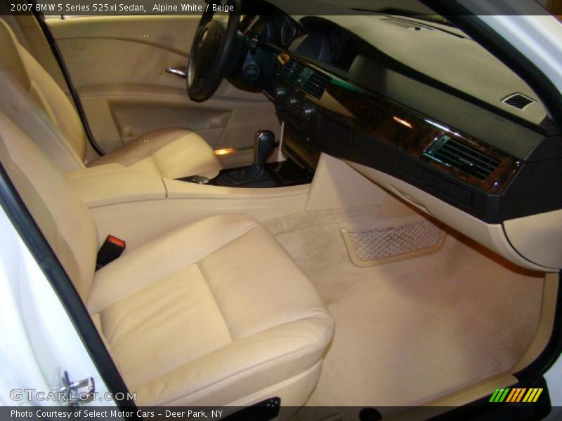 Alpine White / Beige 2007 BMW 5 Series 525xi Sedan