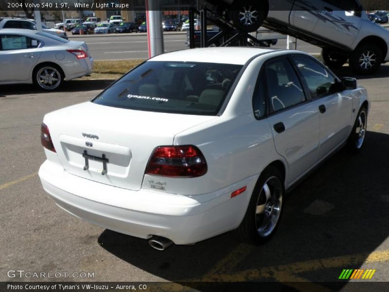 White / Light Taupe 2004 Volvo S40 1.9T