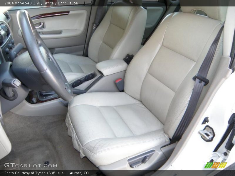 White / Light Taupe 2004 Volvo S40 1.9T