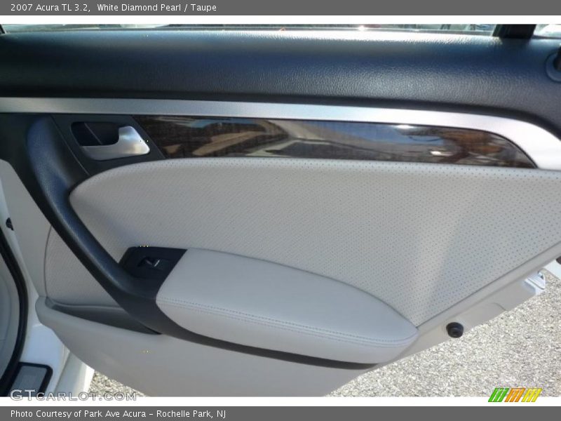 White Diamond Pearl / Taupe 2007 Acura TL 3.2