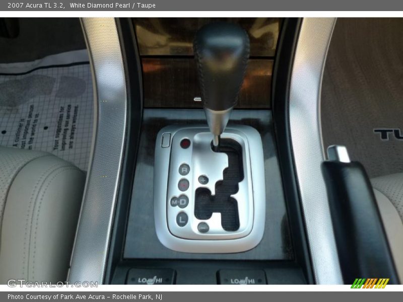 White Diamond Pearl / Taupe 2007 Acura TL 3.2