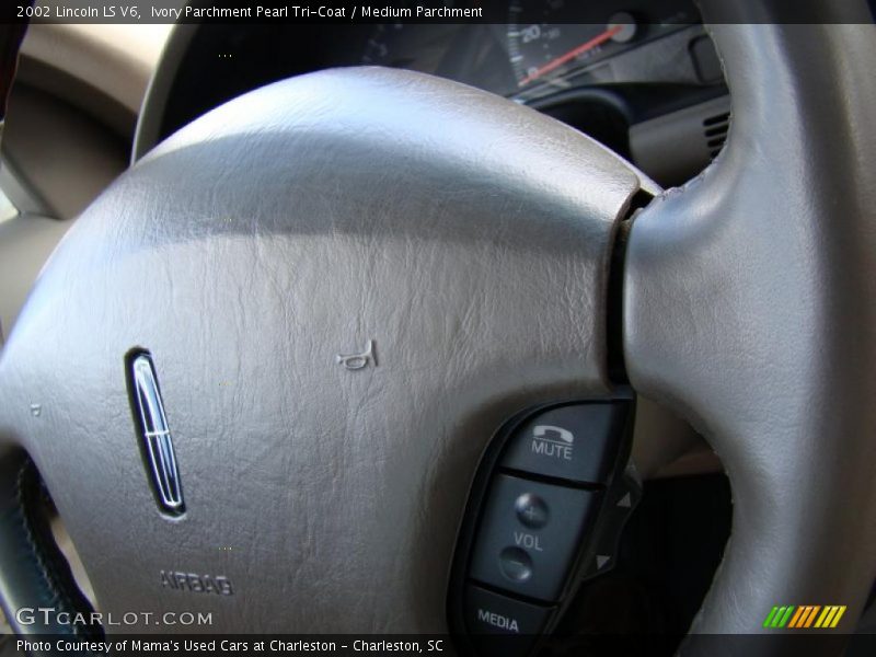 Ivory Parchment Pearl Tri-Coat / Medium Parchment 2002 Lincoln LS V6