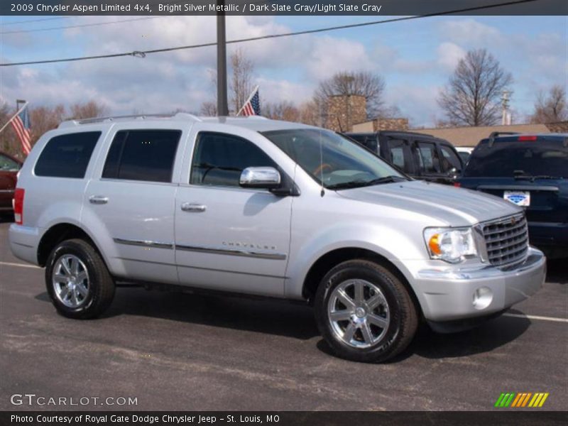 Bright Silver Metallic / Dark Slate Gray/Light Slate Gray 2009 Chrysler Aspen Limited 4x4