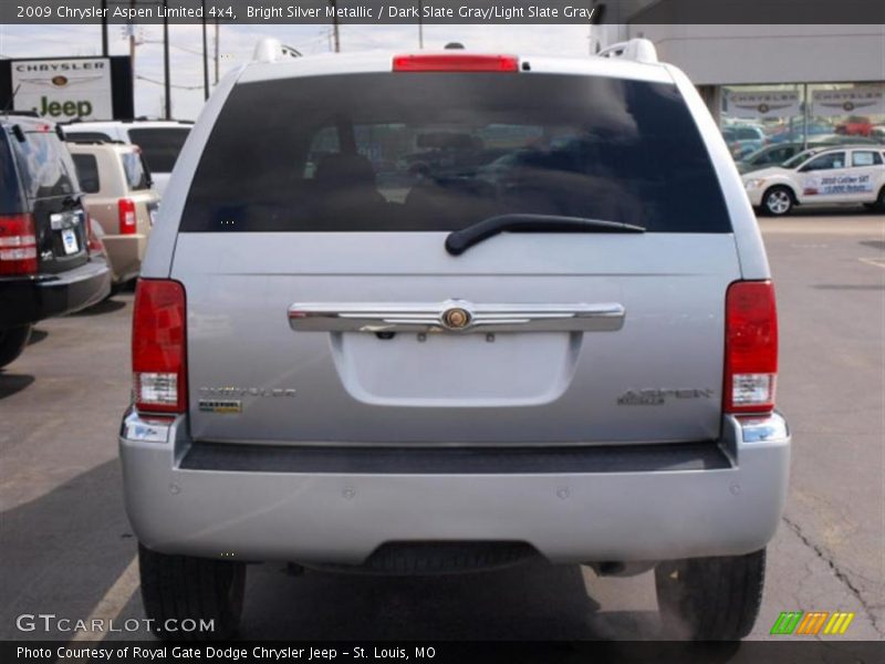 Bright Silver Metallic / Dark Slate Gray/Light Slate Gray 2009 Chrysler Aspen Limited 4x4