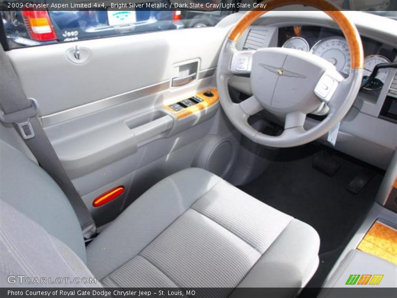 Bright Silver Metallic / Dark Slate Gray/Light Slate Gray 2009 Chrysler Aspen Limited 4x4