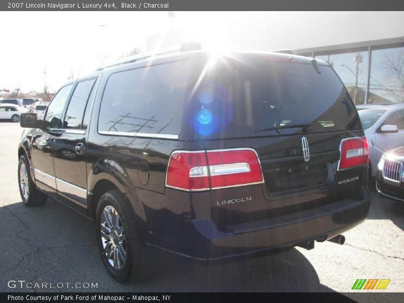 Black / Charcoal 2007 Lincoln Navigator L Luxury 4x4