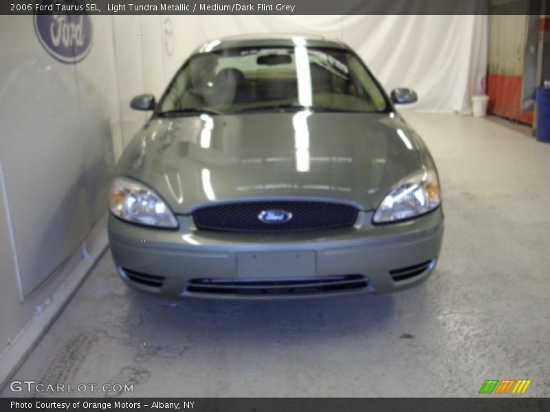 Light Tundra Metallic / Medium/Dark Flint Grey 2006 Ford Taurus SEL