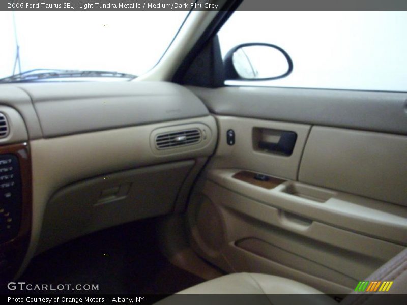 Light Tundra Metallic / Medium/Dark Flint Grey 2006 Ford Taurus SEL