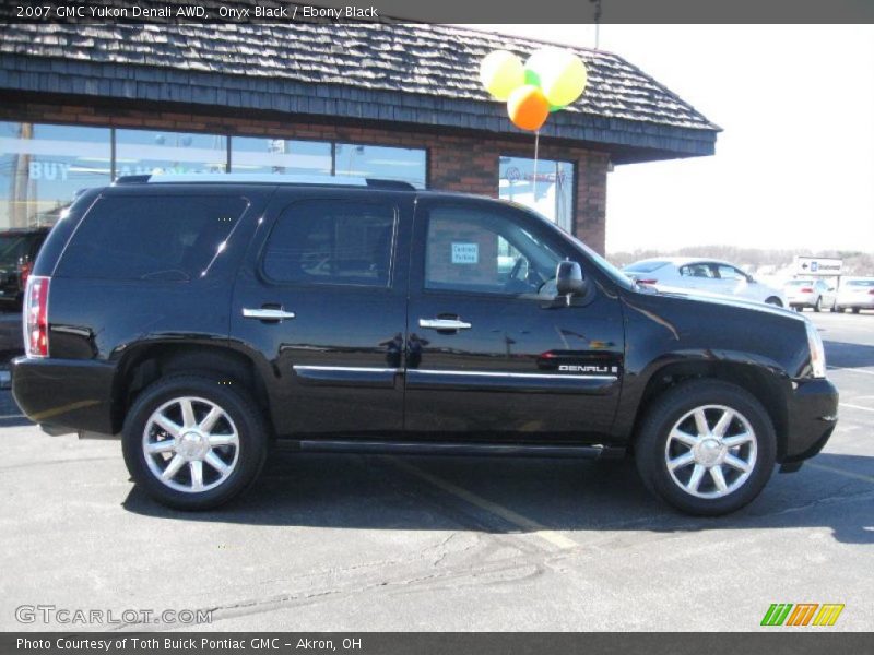 Onyx Black / Ebony Black 2007 GMC Yukon Denali AWD