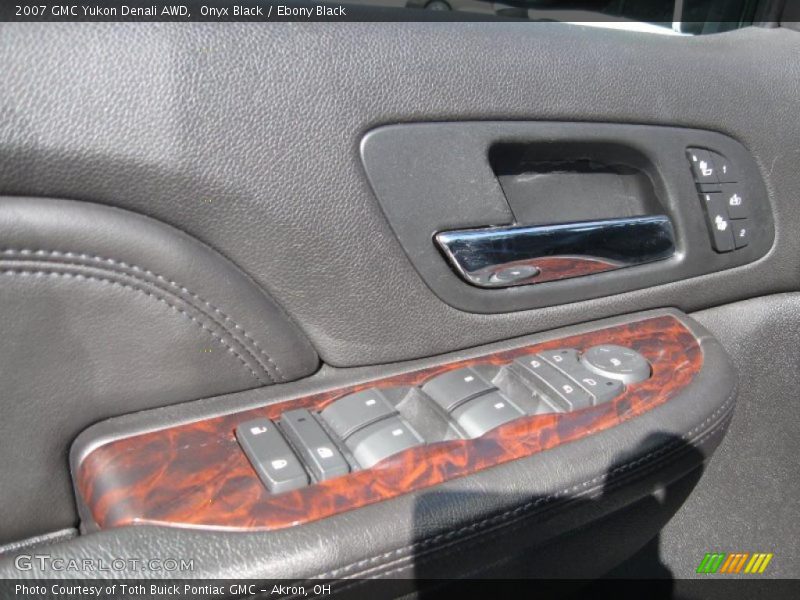 Onyx Black / Ebony Black 2007 GMC Yukon Denali AWD
