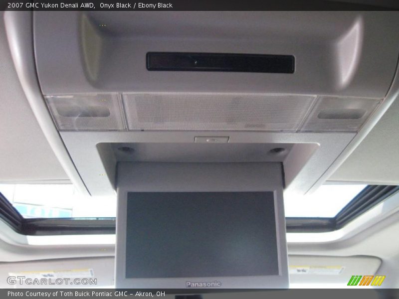 Onyx Black / Ebony Black 2007 GMC Yukon Denali AWD