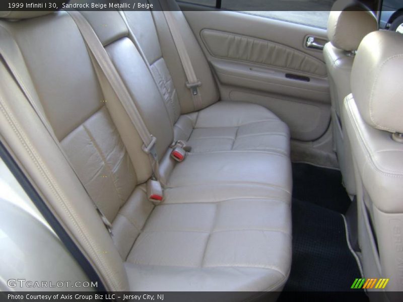 Sandrock Beige Metallic / Beige 1999 Infiniti I 30