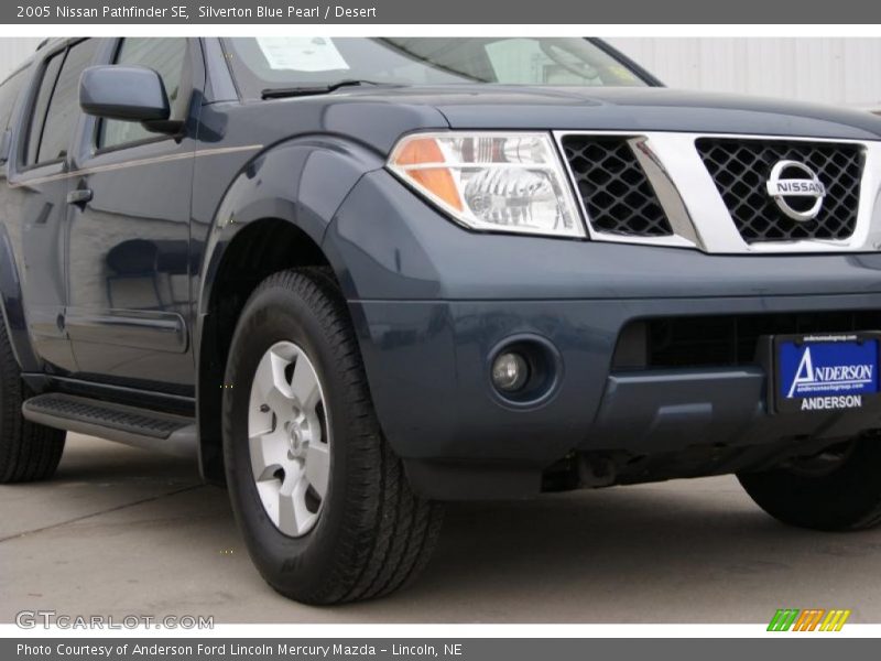 Silverton Blue Pearl / Desert 2005 Nissan Pathfinder SE