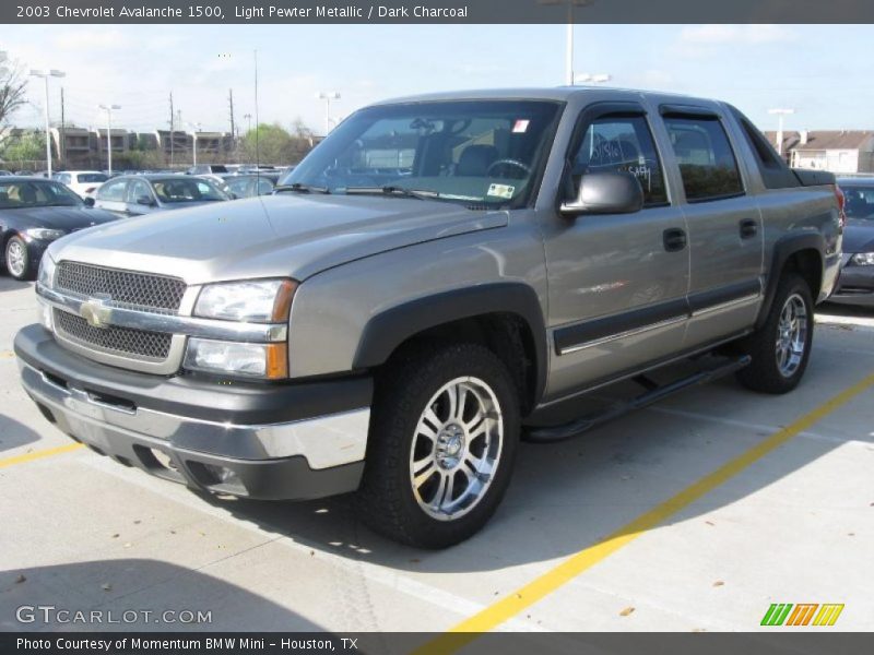 Light Pewter Metallic / Dark Charcoal 2003 Chevrolet Avalanche 1500