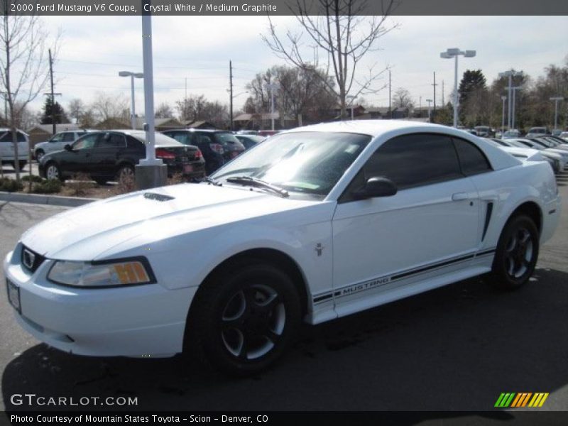 Crystal White / Medium Graphite 2000 Ford Mustang V6 Coupe