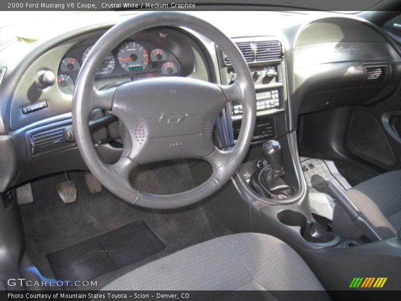 Crystal White / Medium Graphite 2000 Ford Mustang V6 Coupe