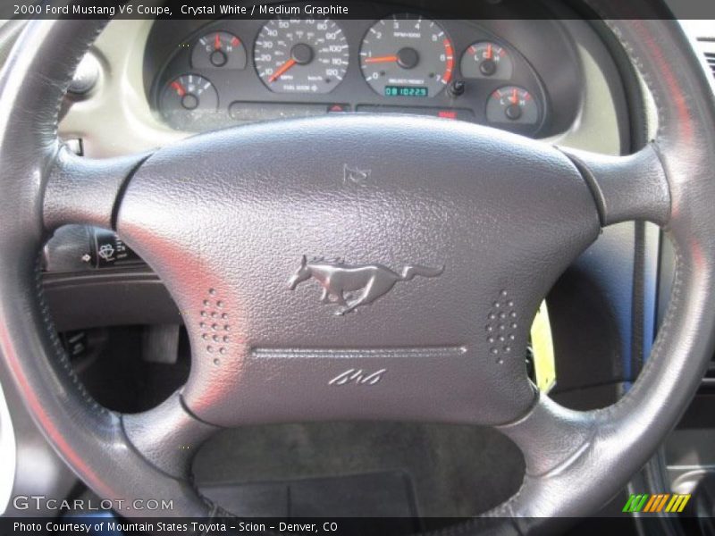 Crystal White / Medium Graphite 2000 Ford Mustang V6 Coupe