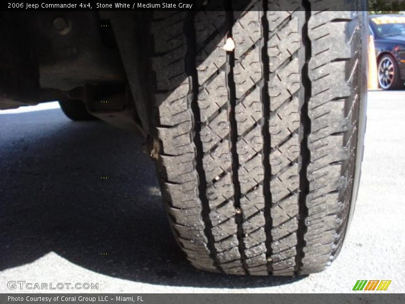 Stone White / Medium Slate Gray 2006 Jeep Commander 4x4