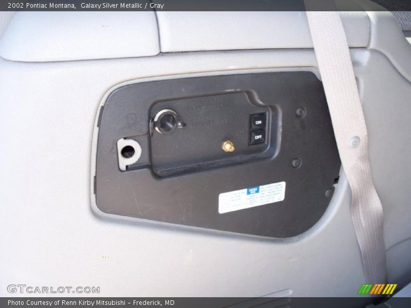 Galaxy Silver Metallic / Gray 2002 Pontiac Montana