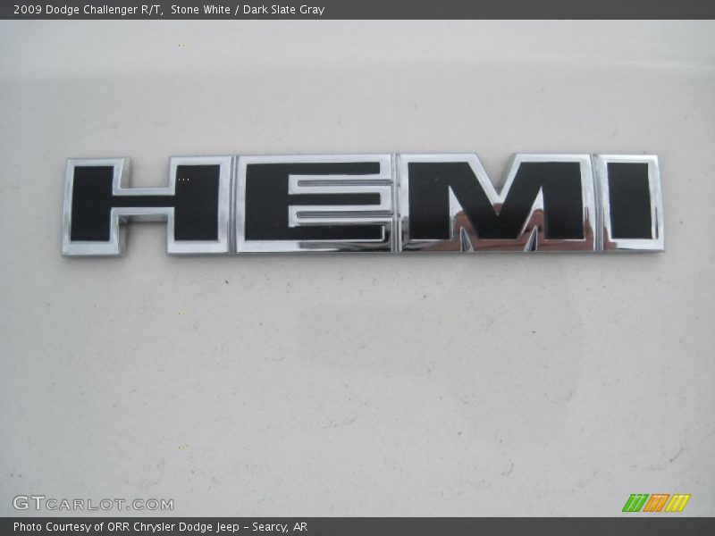 Stone White / Dark Slate Gray 2009 Dodge Challenger R/T