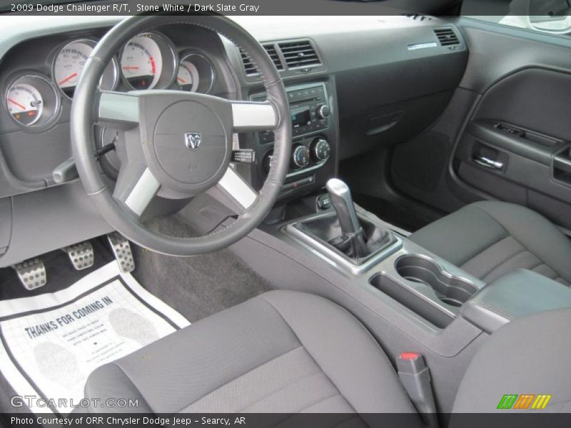 Stone White / Dark Slate Gray 2009 Dodge Challenger R/T