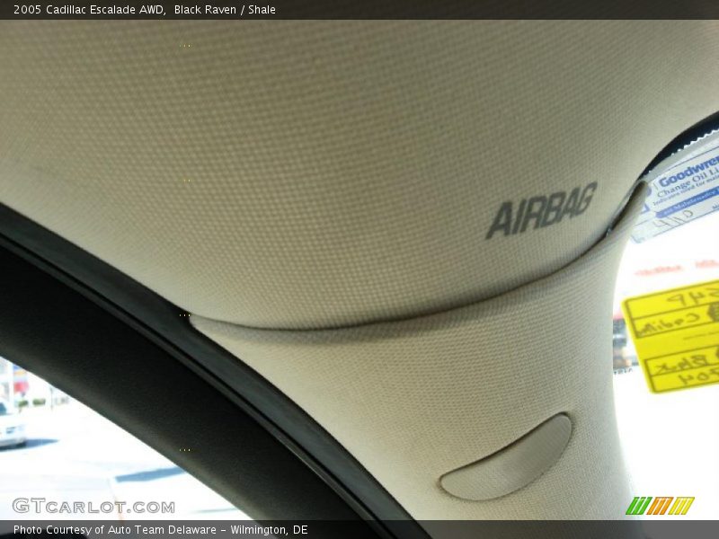 Black Raven / Shale 2005 Cadillac Escalade AWD