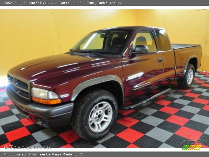 Dark Garnet Red Pearl / Dark Slate Gray 2002 Dodge Dakota SXT Club Cab