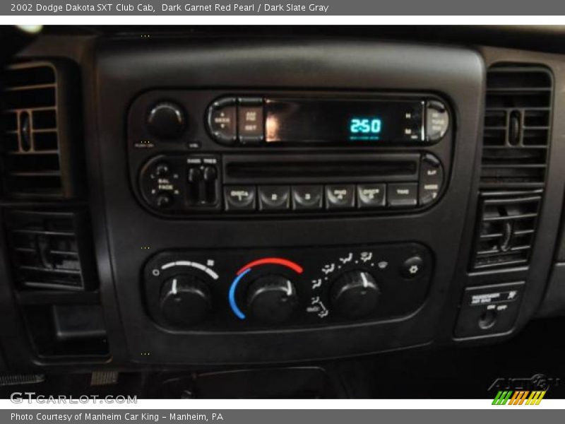 Dark Garnet Red Pearl / Dark Slate Gray 2002 Dodge Dakota SXT Club Cab