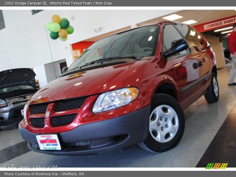 Inferno Red Tinted Pearl / Mist Gray 2002 Dodge Caravan SE