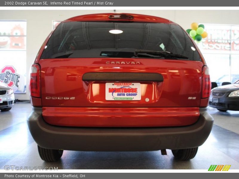 Inferno Red Tinted Pearl / Mist Gray 2002 Dodge Caravan SE